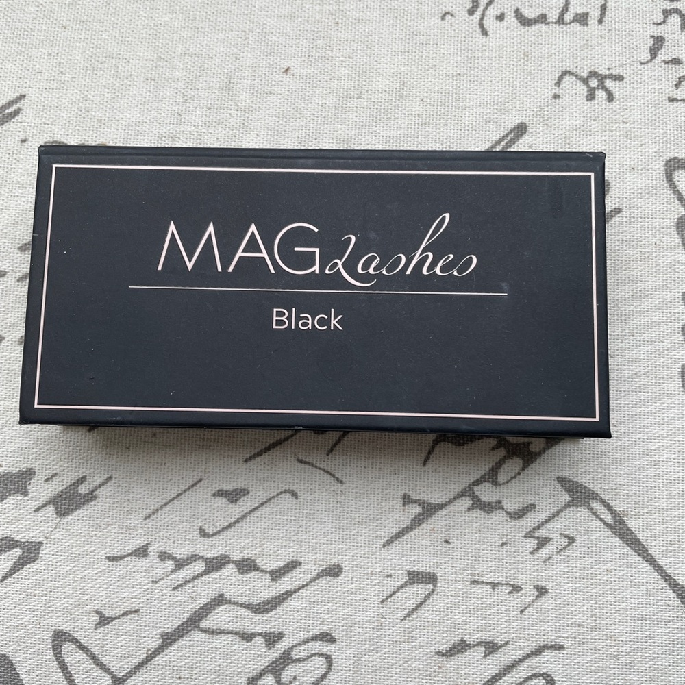 MAGLashes Black Eyelashes